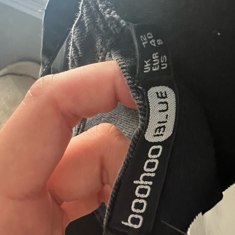 Boohoo Top - Picture 2 of 2
